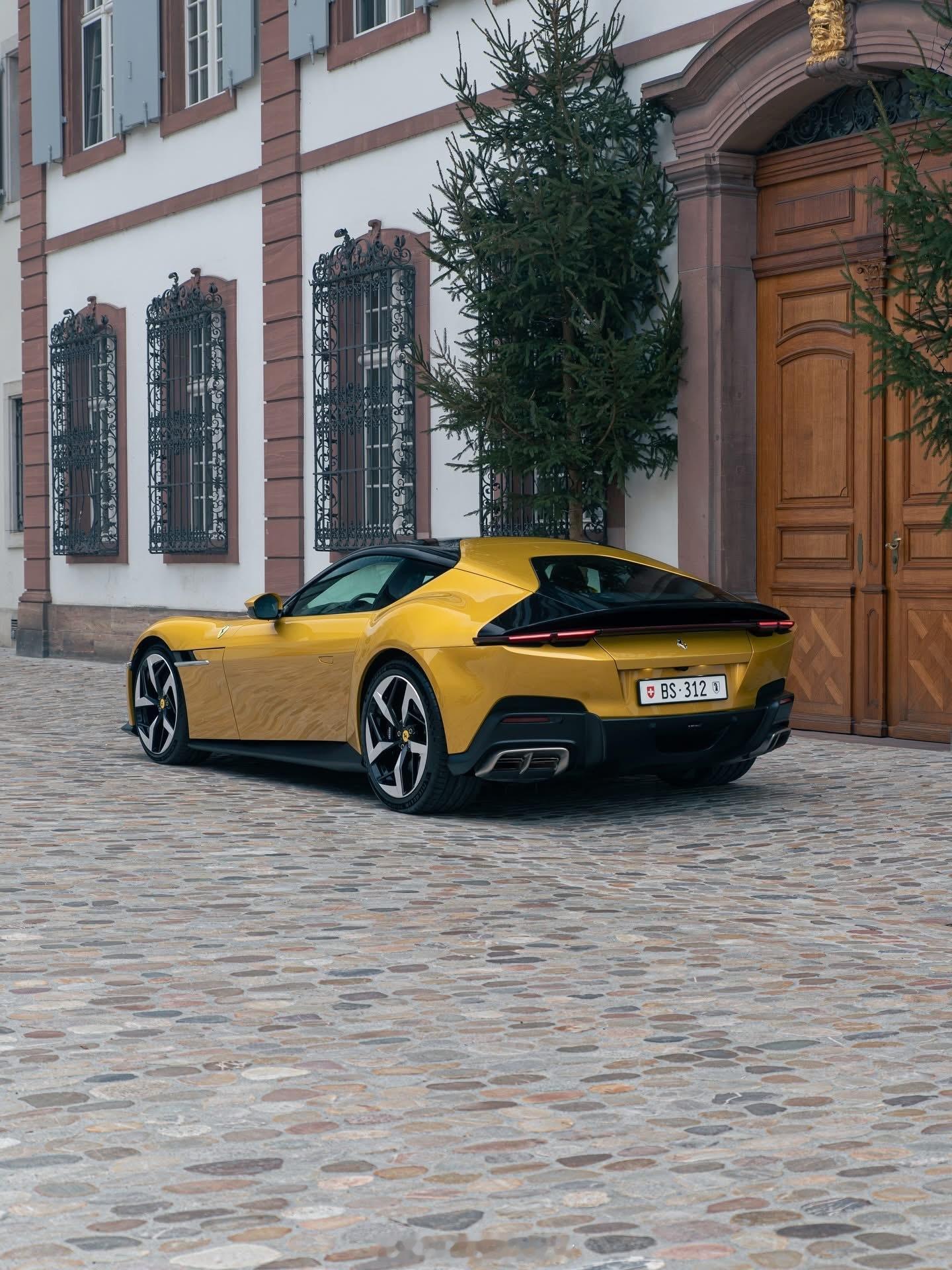 🟠🟠🟠金色12缸跑车法拉利12 Cilindri 🟠🟠🟠 