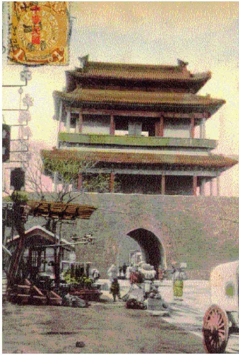 老北京城的＂九门＂很有讲究，也多有趣闻。崇文门曾有过多个名字，元代叫文明门，别称