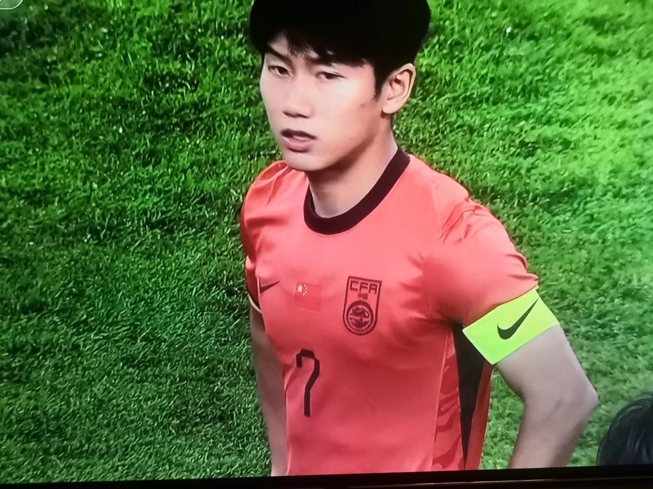 下半场刚刚上来，中国队回敬泰国U23队一球
上半场中国队被泰国队两次反击，就两度