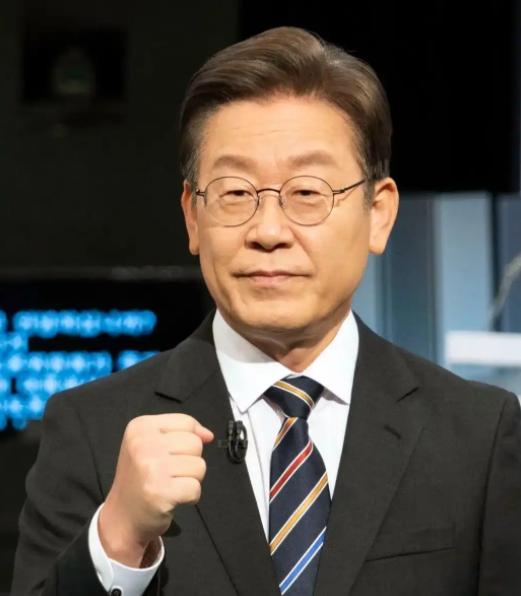 新消息！韩国新世界集团与阿里巴巴正式达成战略合作协议，未来五年每年将通过阿里平台