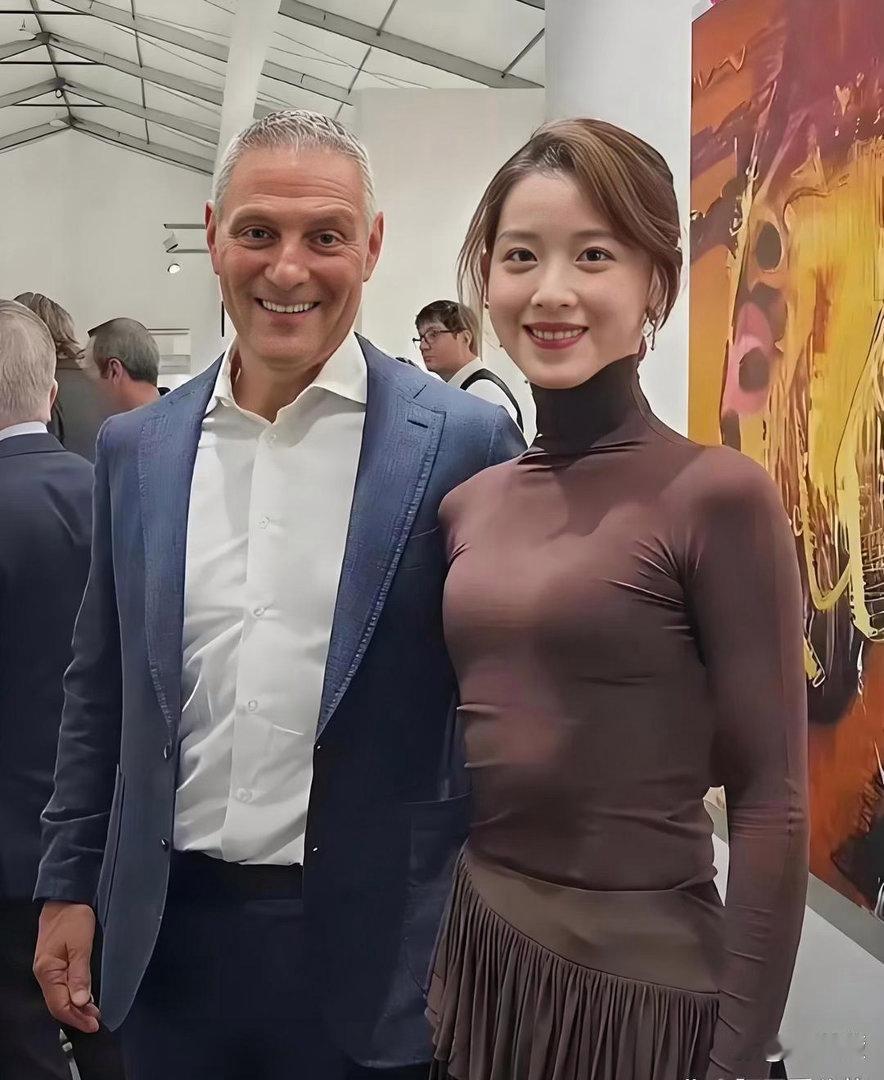 章泽天的‎⁠长‏相也变了。‏﻿ 