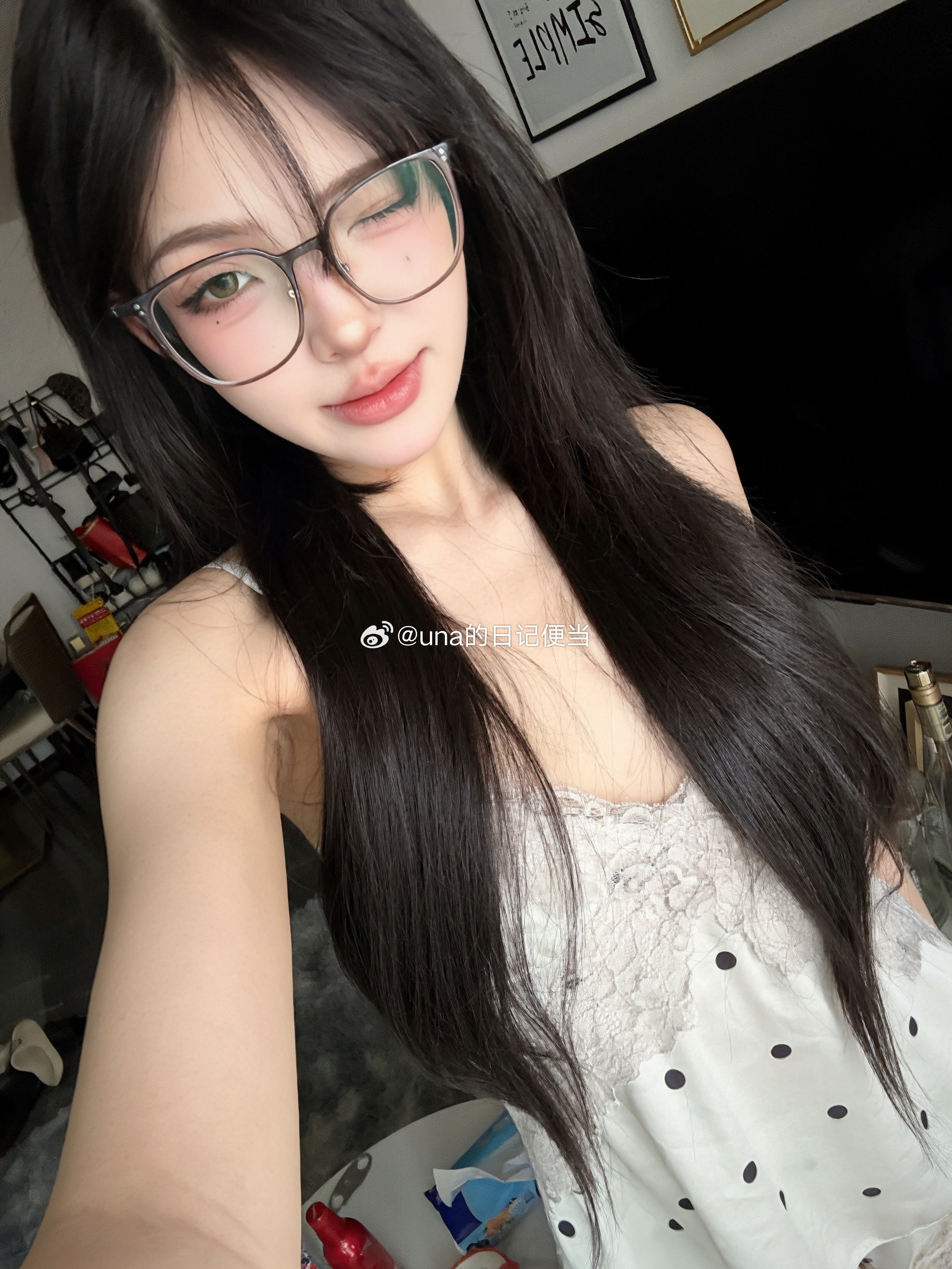 其实是想炫耀一下手臂有线条了 