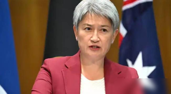 澳大利亚外长黄英贤发表声明，7月21日，针对中菲在仁爱礁发生冲突后，澳大利亚外交