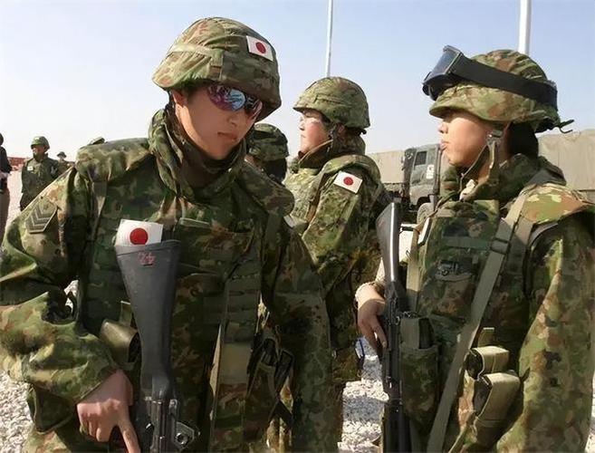 日本现在是不是在备战？直接说答案，很有可能。现在日本的国运衰落速度快得惊人，日本