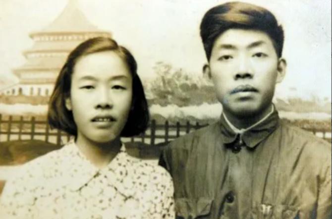1949年，渣滓洞大屠杀中，盛国玉倒地装死，枪响后，几名特务进来补枪，还用枪托捅
