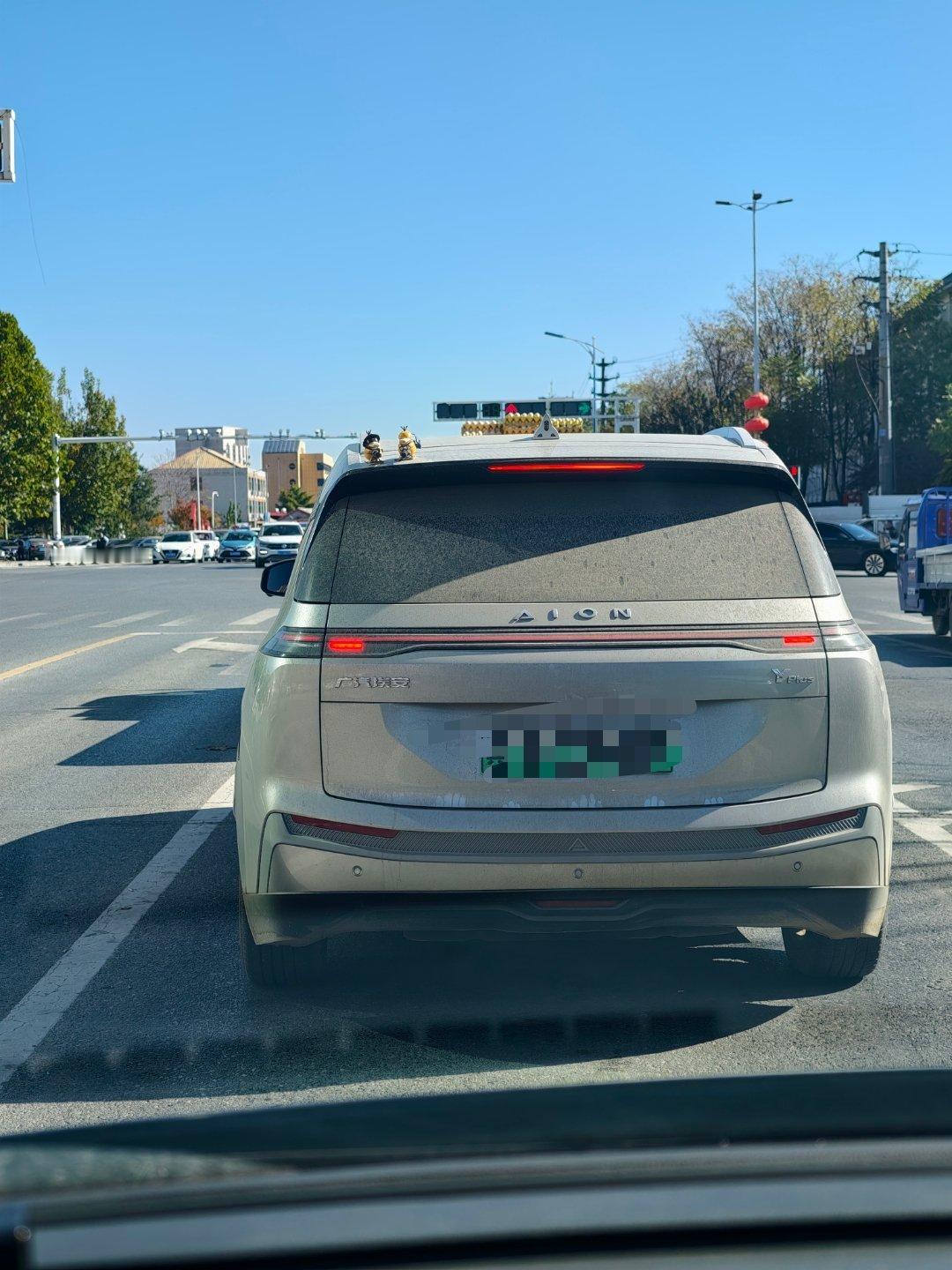 开发一个可以打bb弹的摆件，遇到后车乱按喇叭，就开火 ​​​