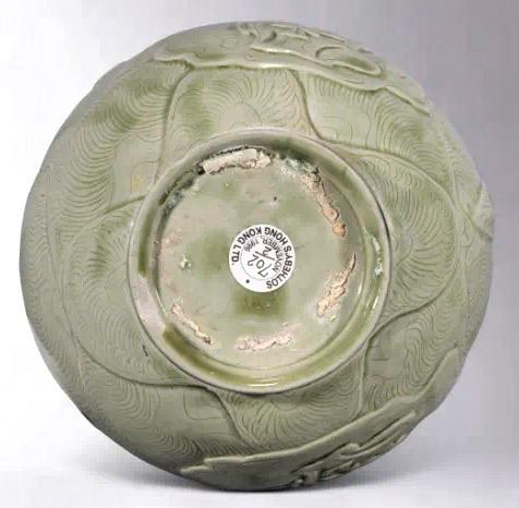 这件五代至北宋早期的越窑青瓷执壶，是 近日香港佳士得的拍品，成交价突破 500 