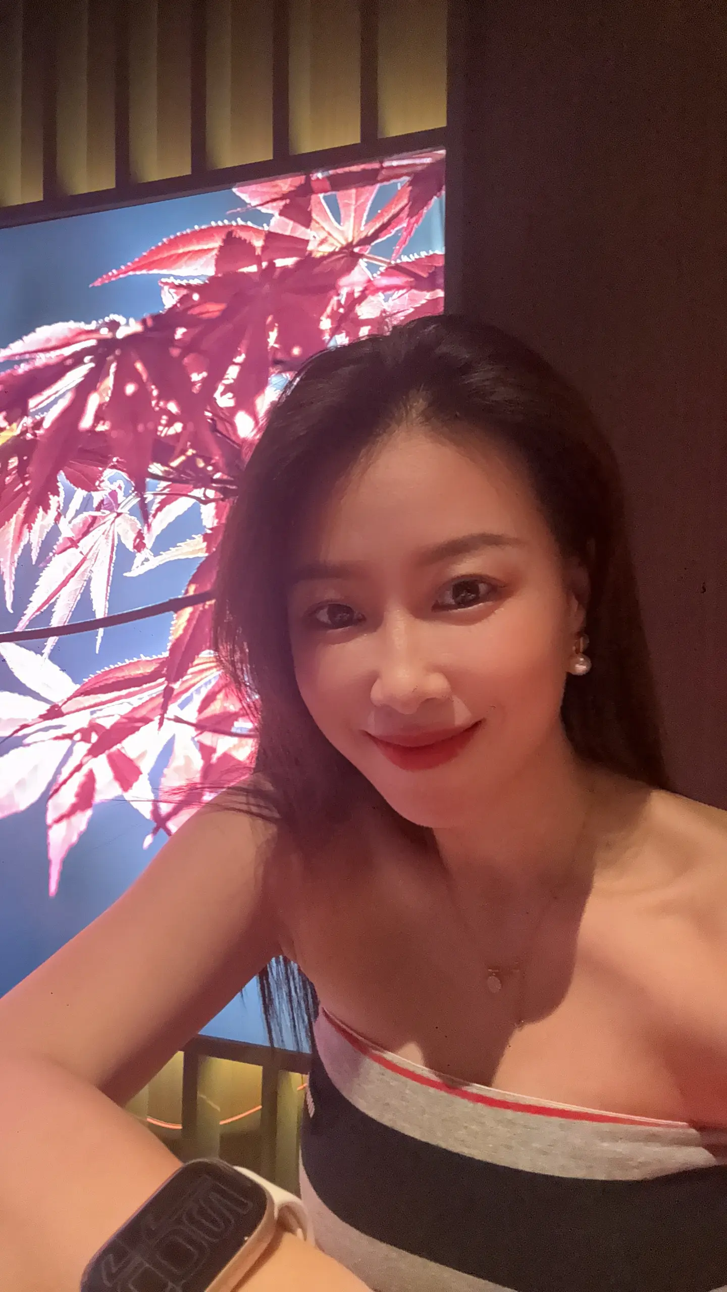 我怕见面，酒会熏红了眼……背着风流泪