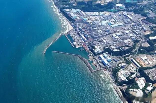 韩国媒体表示，将核废水排入海中的安全性存在极大争议，但日本已采取各种手段阻止其他