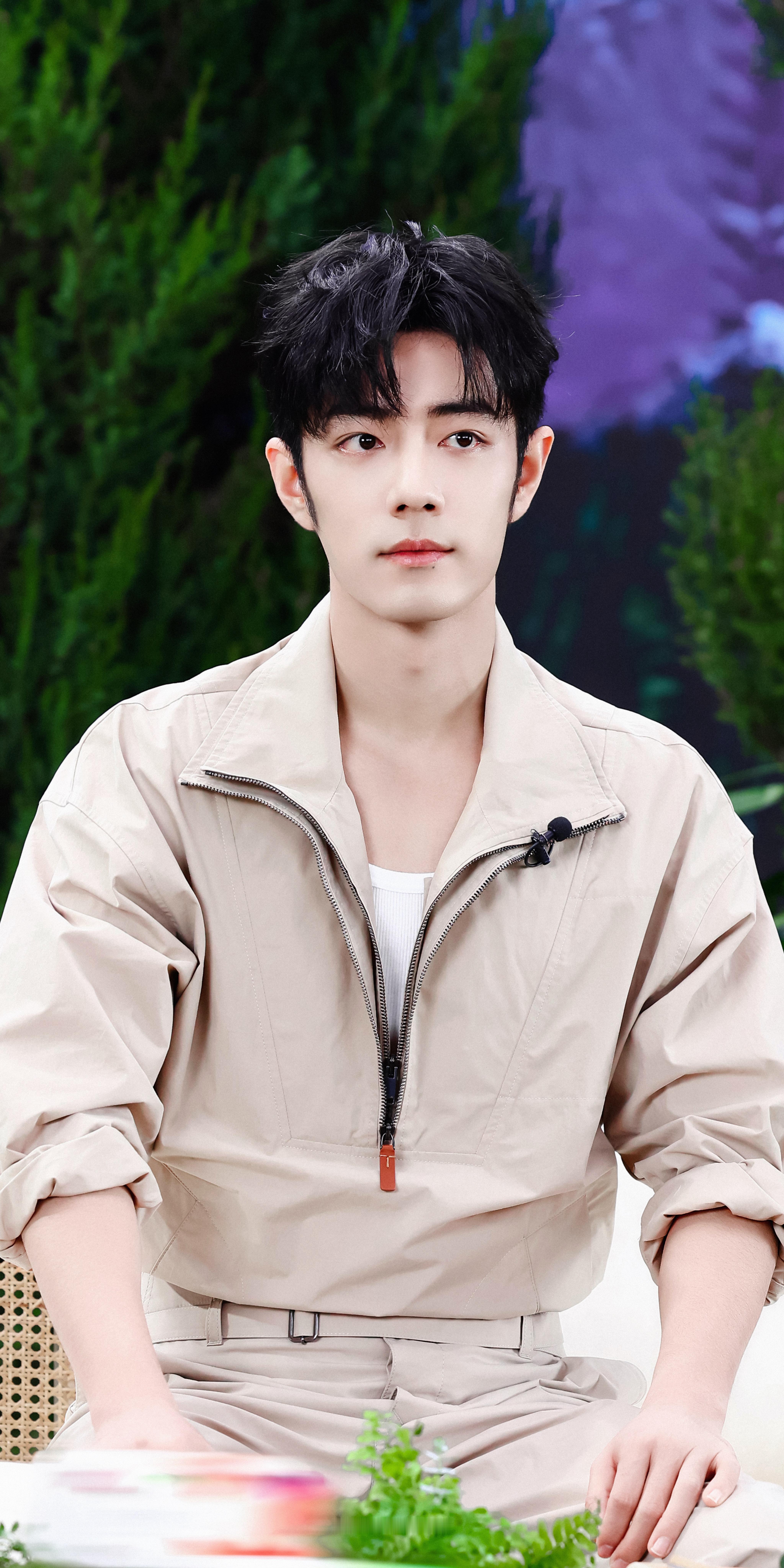 肖战我在找一匹马。什么马？你的微信号码。 ​​​