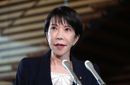 特朗普直接出手制裁日本人，高市早苗忍气吞声，日本朝野上下大失所望。
一个在自己国