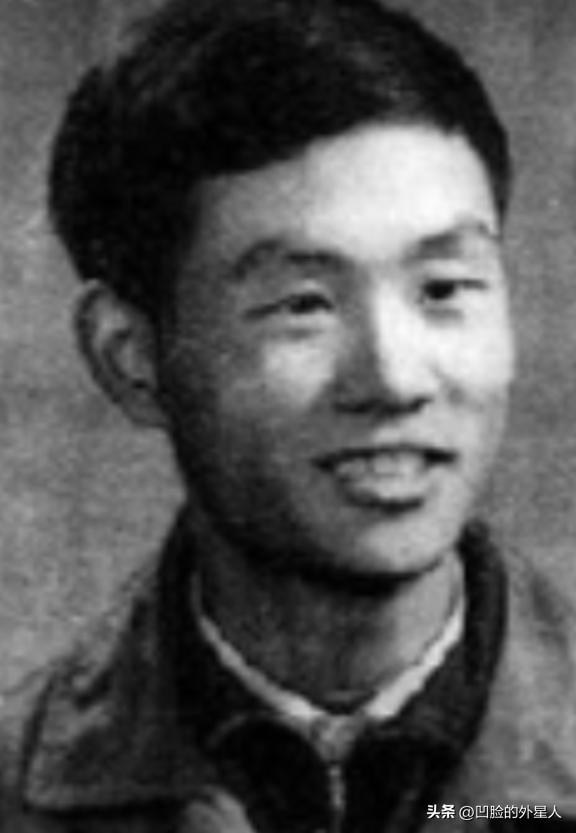 [微风]1970年，一知青因一首歌判死刑，被公审后，审判员给他的宣判竟然是“有期