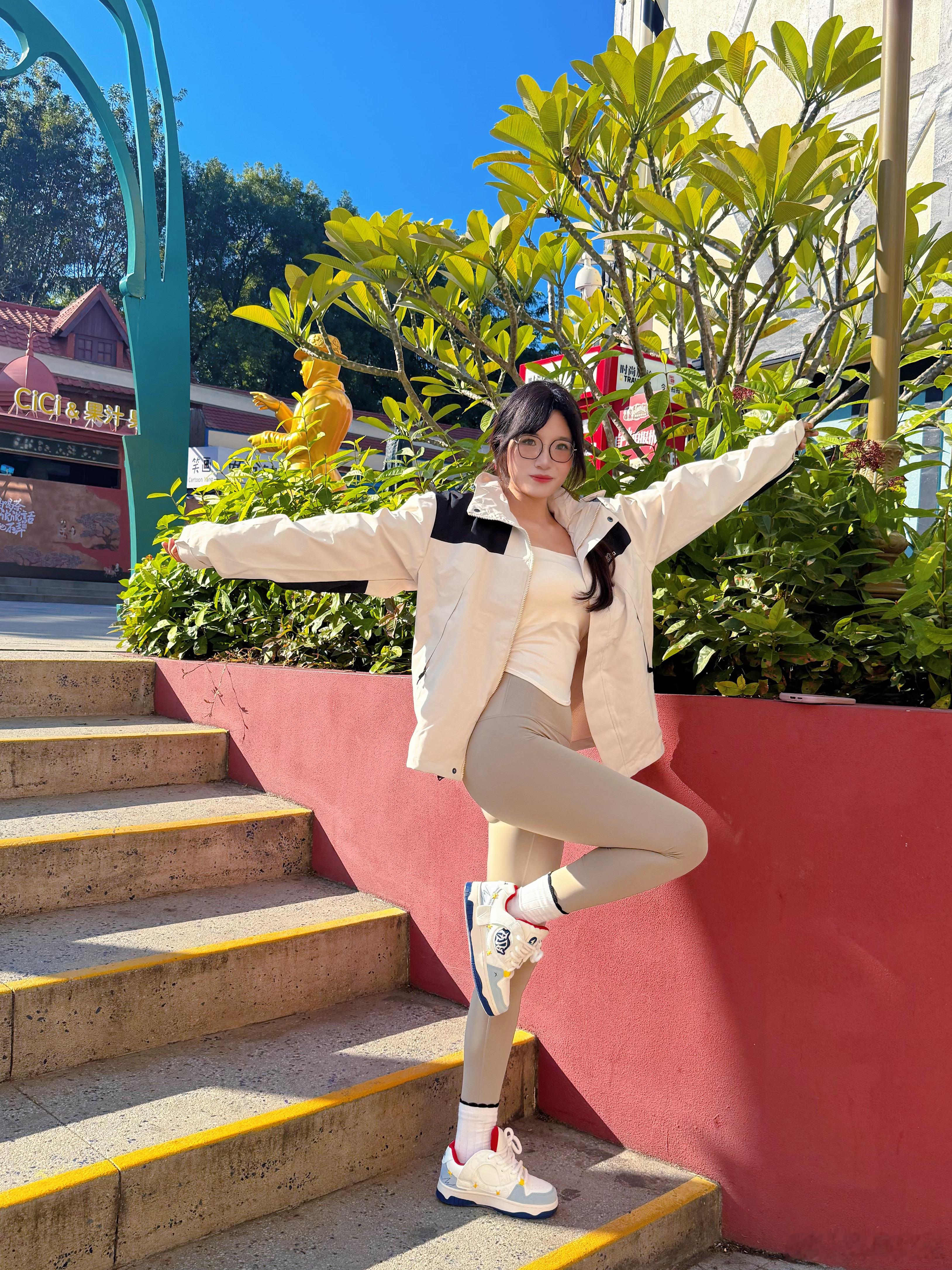 哪一张啊很久没穿过瑜伽裤了