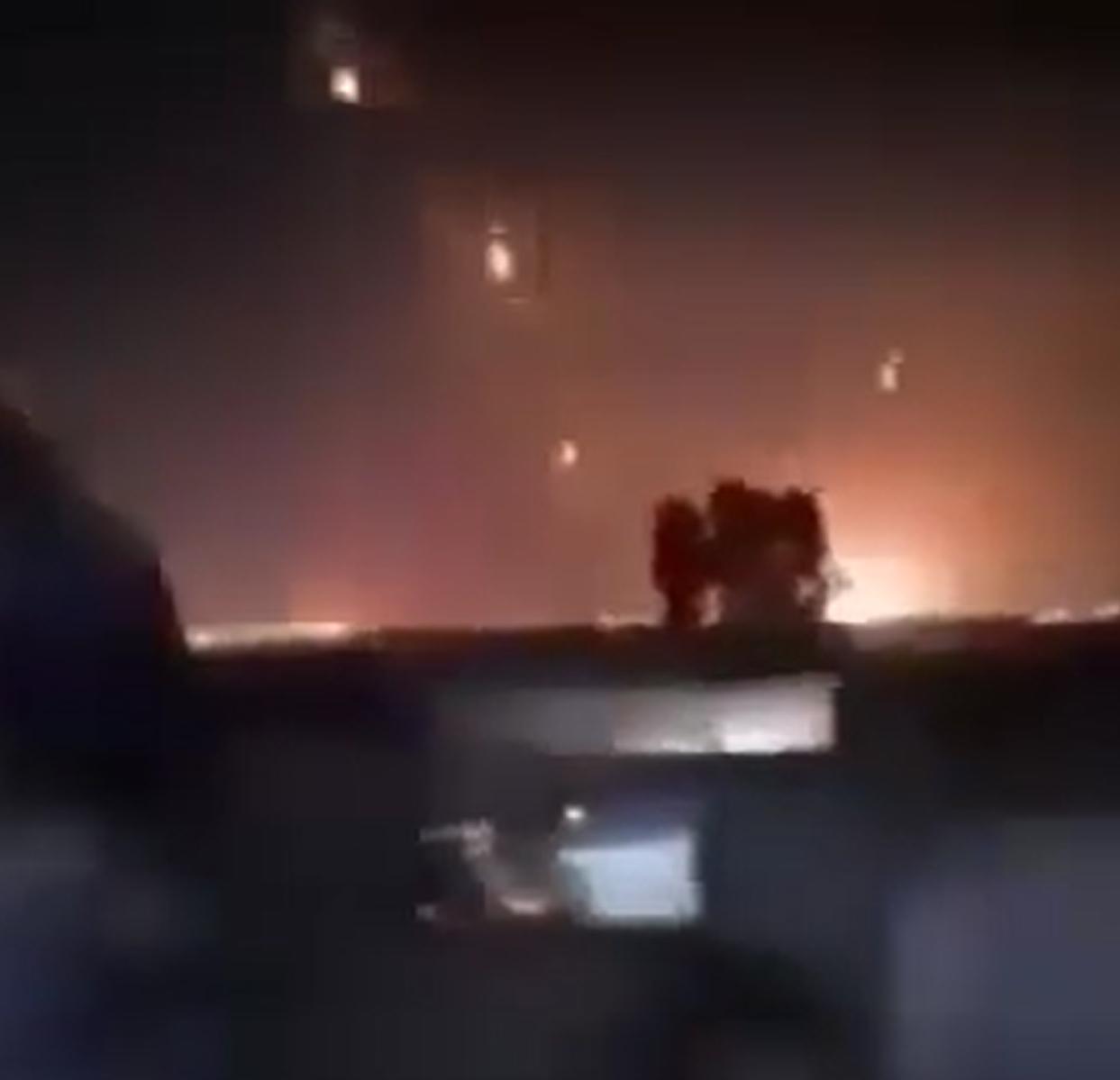 下起导弹雨了！

伊朗重点照顾了一下，位于巴林的美国海军基地，也是美国第五舰队的