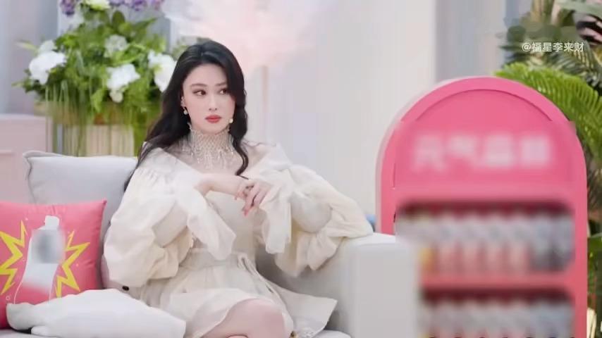张馨予以为十个勤天是亲兄弟喜欢你我也是看观察室这段对话直接笑出声，王一珩随口一句