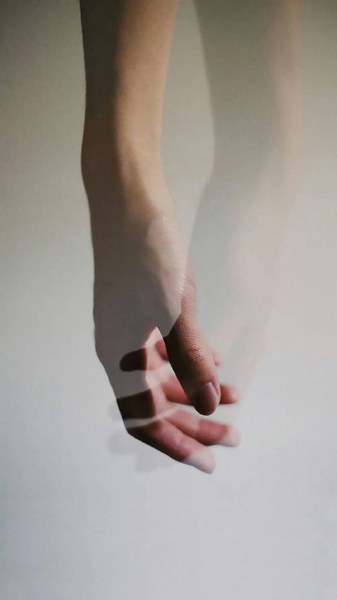 张爱玲曾说：“不在于世界让你高兴，而在于你选择了高兴。” 