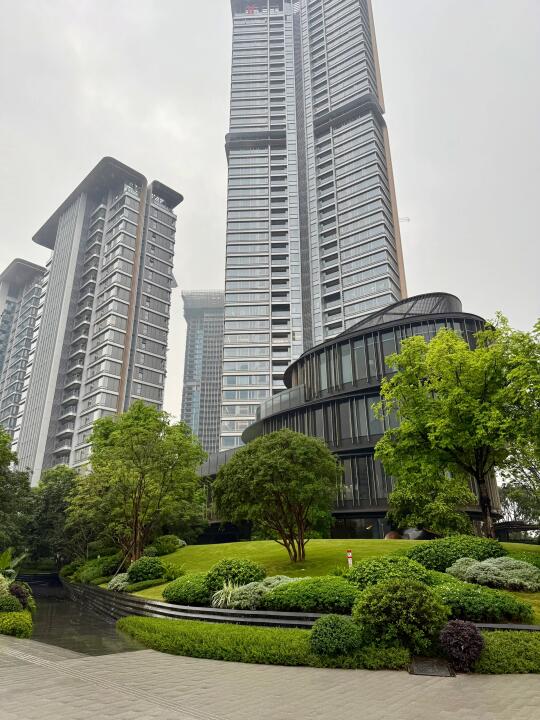小区楼下出门即是广州塔🚶‍➡️