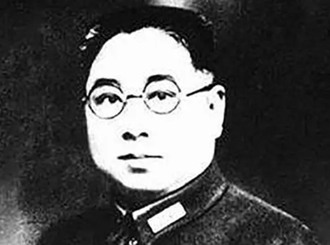 1930 年底，张辉瓒在龙冈被红军俘虏。国民党方面商议以 20 万大洋、大批武器