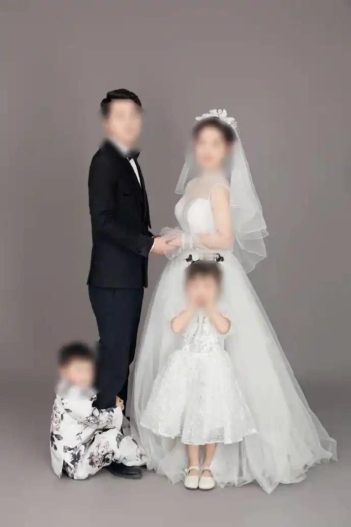 河南一男子在外打工，联系不上妻儿了，就委托在老家的发小去看看。结果发小说没空。又