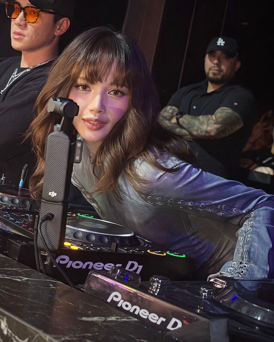 Lisa清晰的美貌✨ 