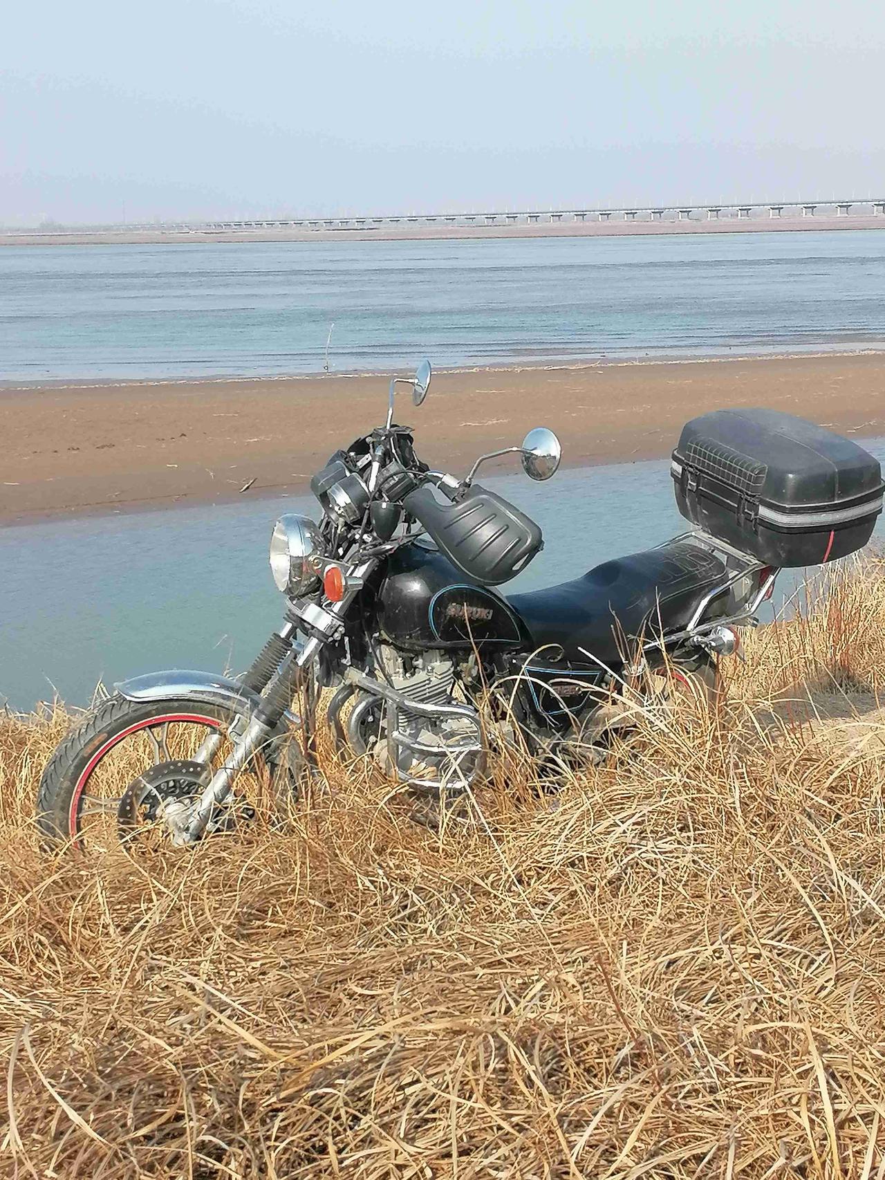 我的今日状态：😁轻松愉快，黄河岸边走一走！
我这里的天气：☀️晴天