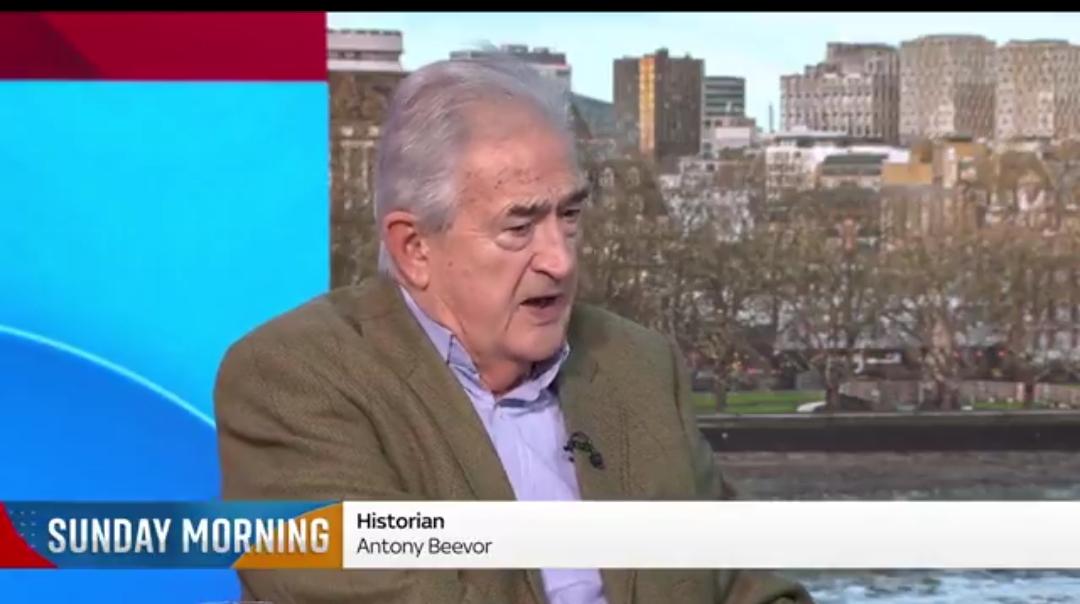 新闻快讯——历史学家安东尼·比弗表示：“若爆发冲突，英军弹药储备撑不过十天。”