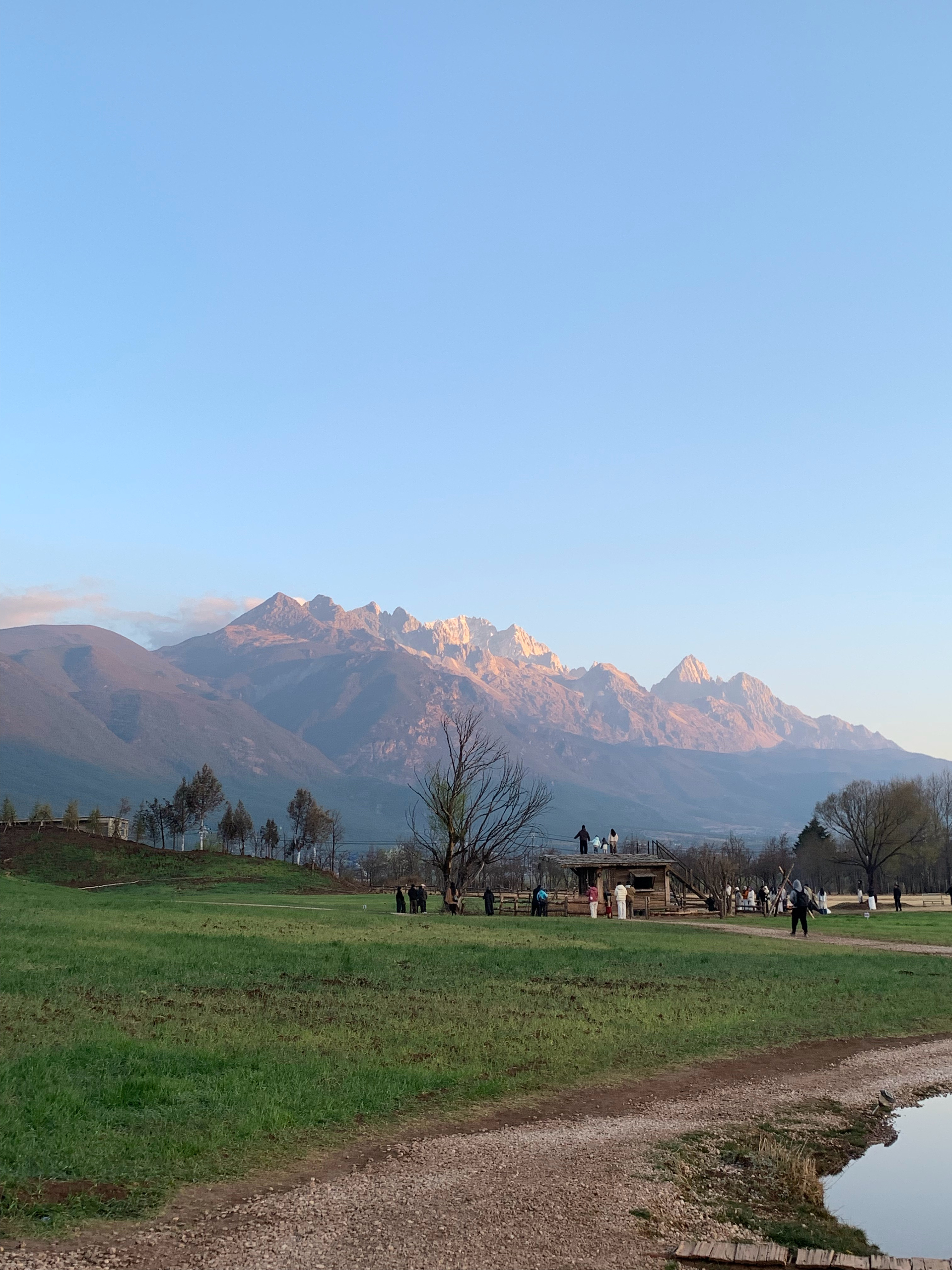 早起看日照金山！ 