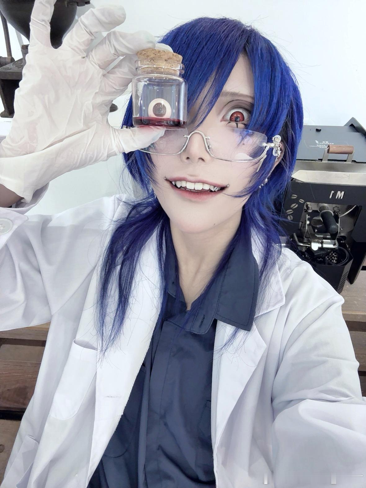 off会谢谢…！🏥💉上一次演戏可能是学龄前…（？）…院长的角色很复杂作为一个
