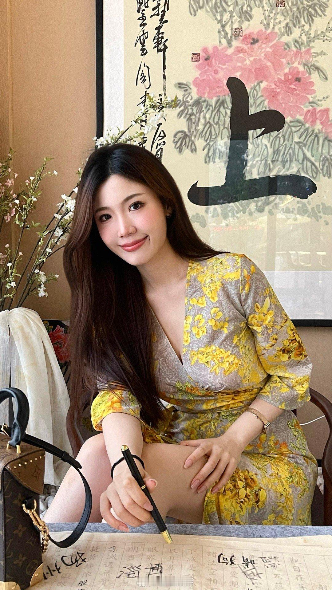 黄色战袍不好意思发朋友圈，嘿嘿[害羞] ​​​