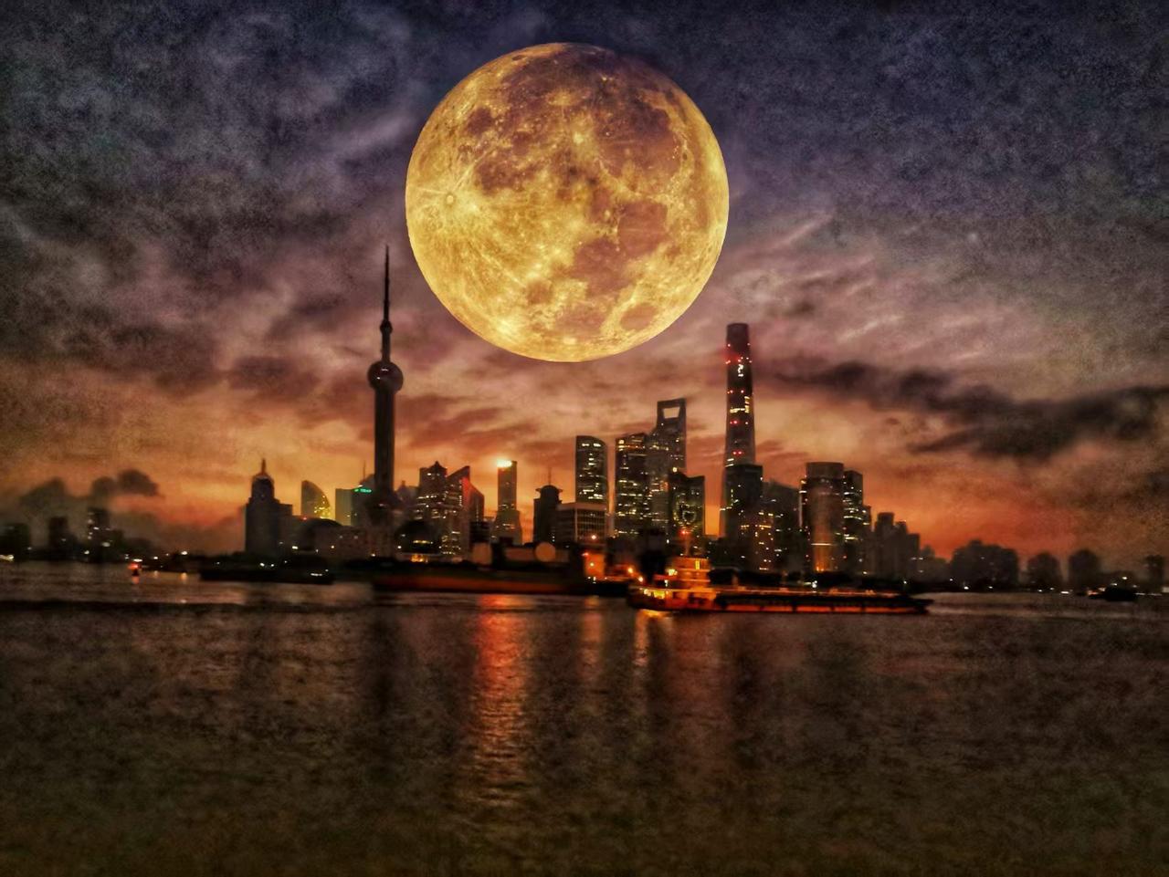 随手拍张图，分享美好瞬间十五的月亮十六圆，家人相聚团团圆圆。