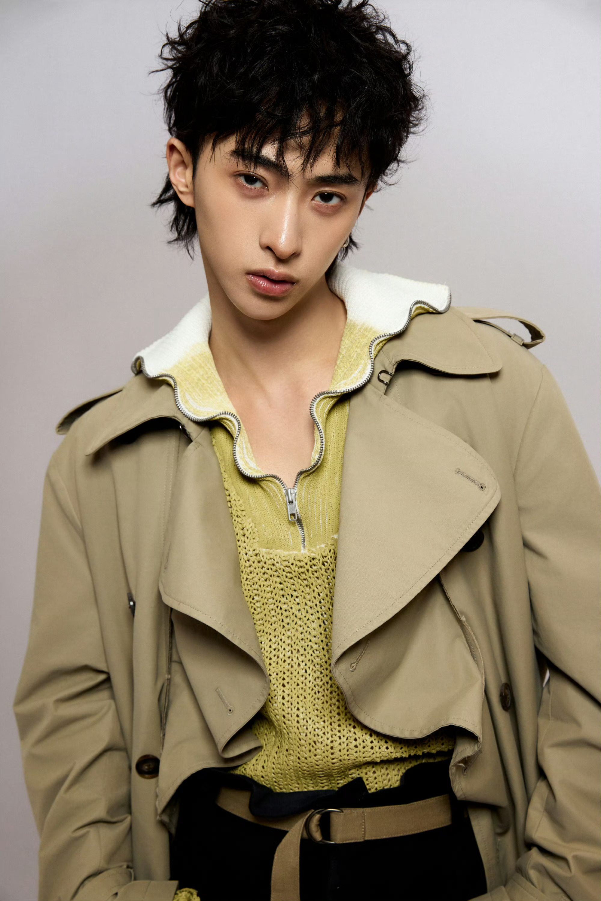 恩利在桃花坞认了个哈密瓜当孩子恩利把哈密瓜当宝贝细心呵护，全程不离手。离别时为保