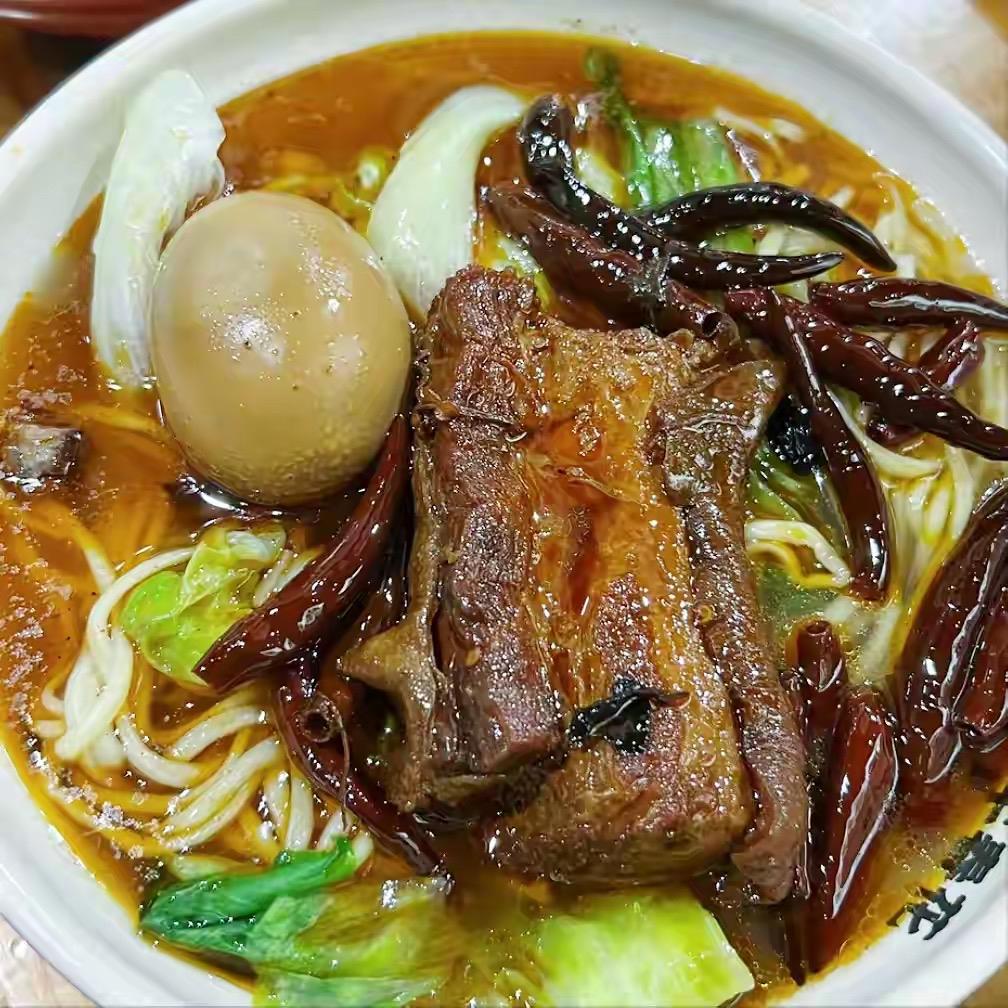 河北6种特色美食，当地人吃不厌，在外地吃不到

1、安徽牛肉板面
2、沧州羊肠汤