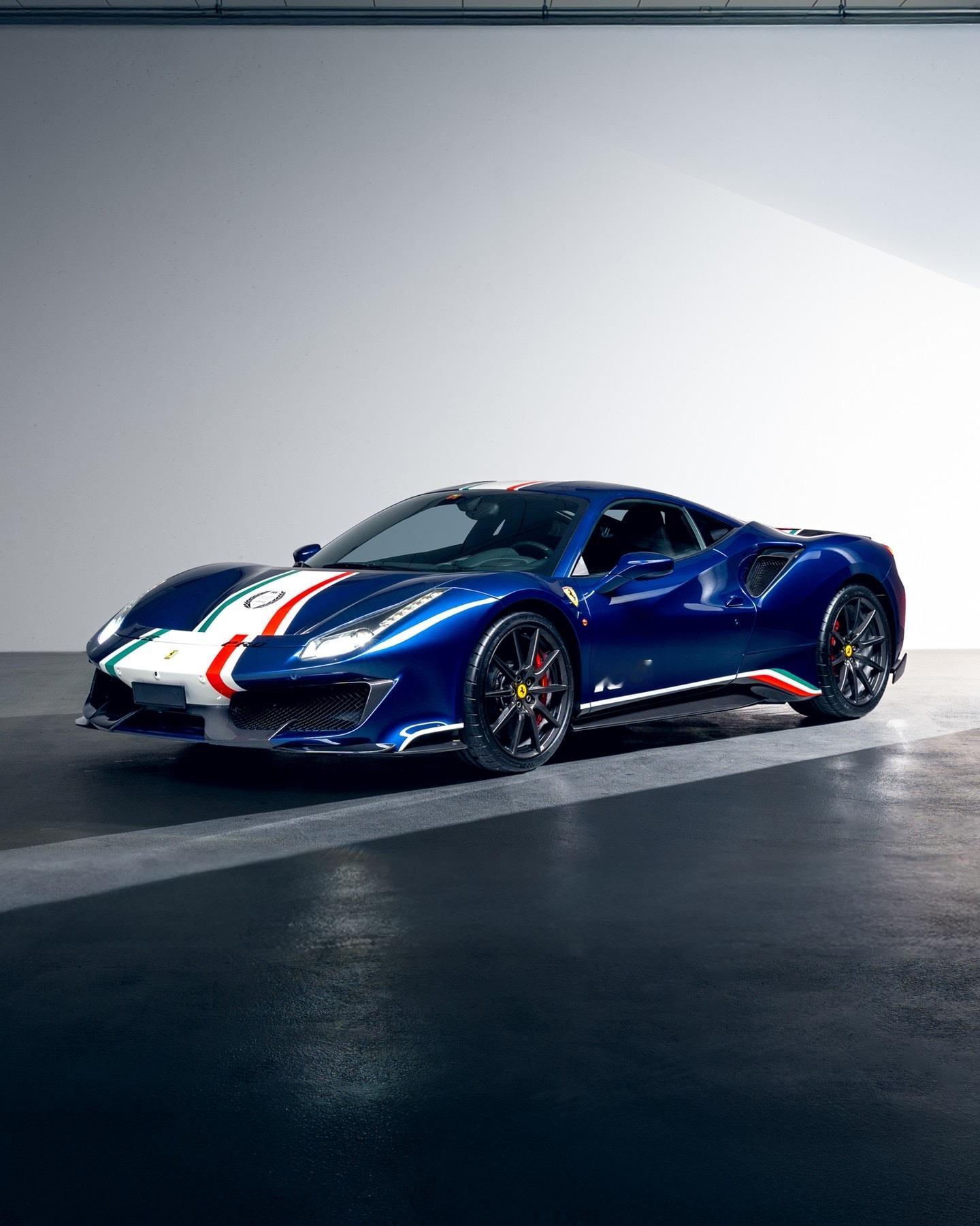 这台Ferrari 488终极版，为庆祝法拉利第16次世界锦标赛而打造。法拉利在