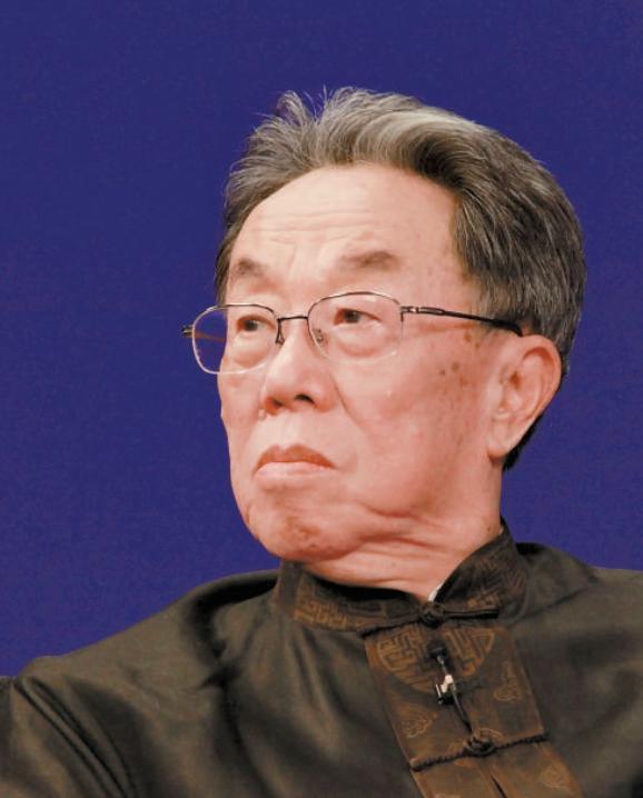 半生从政半生执笔，文坛常青树王蒙，活成当代文学的活历史
 
王蒙，1934年10