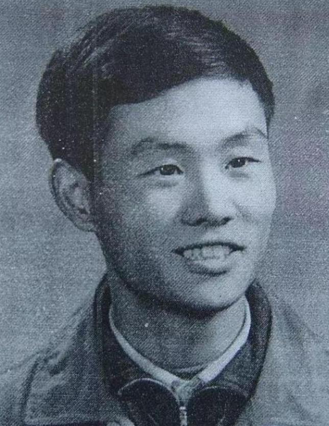 1970年，一知青因一首歌判死刑，被公审后，审判员给他的宣判竟然是“有期徒刑10