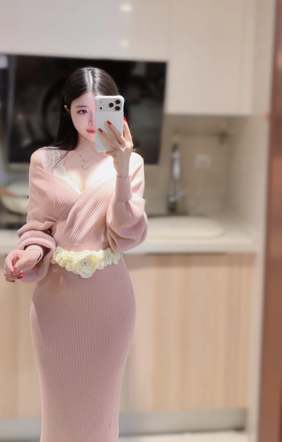 不出意外的娇媚感