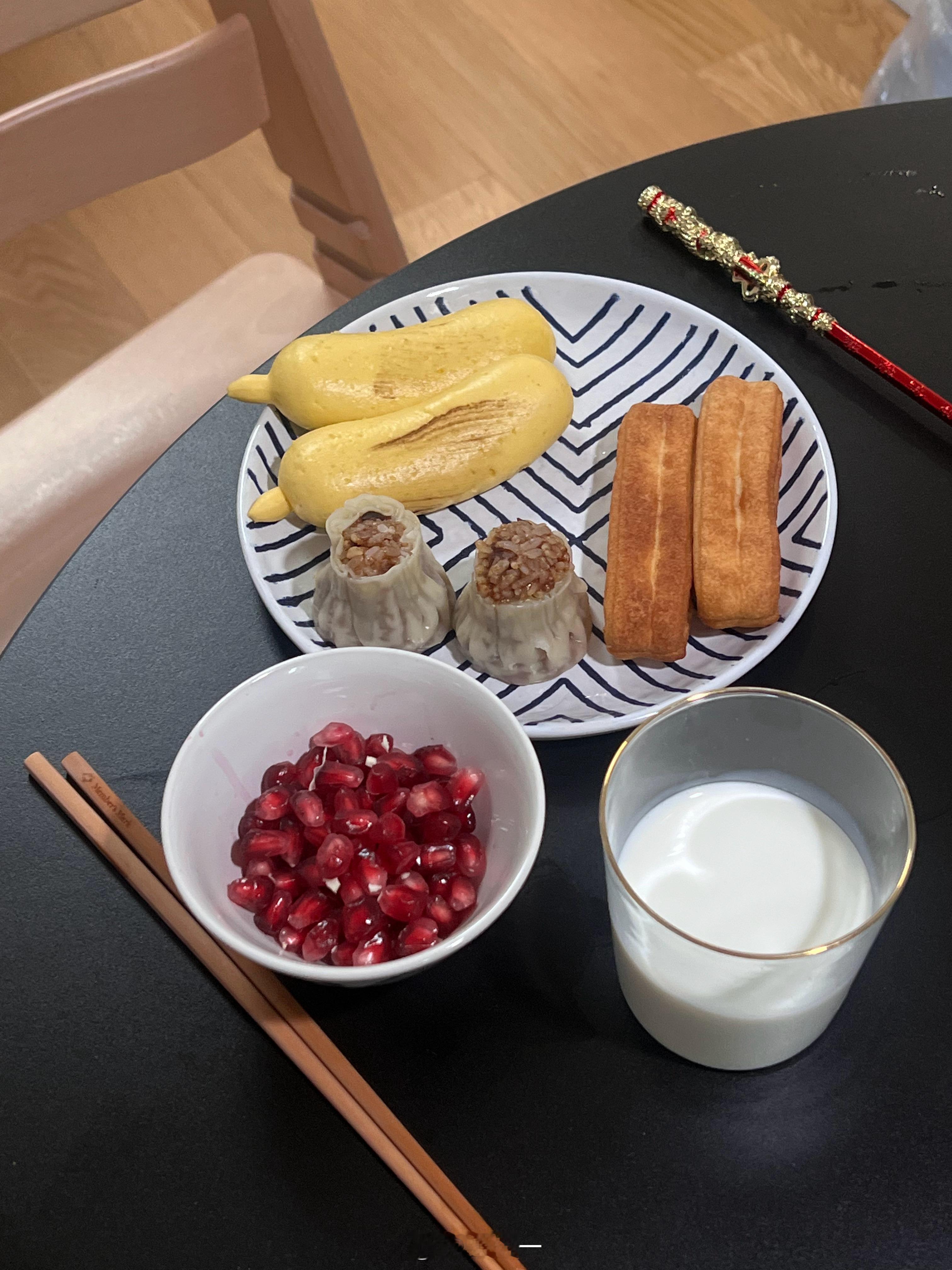 最后一天工作日了！我每天送完孩子回来早高峰才开始的日子，终于要休息三天了，越来越