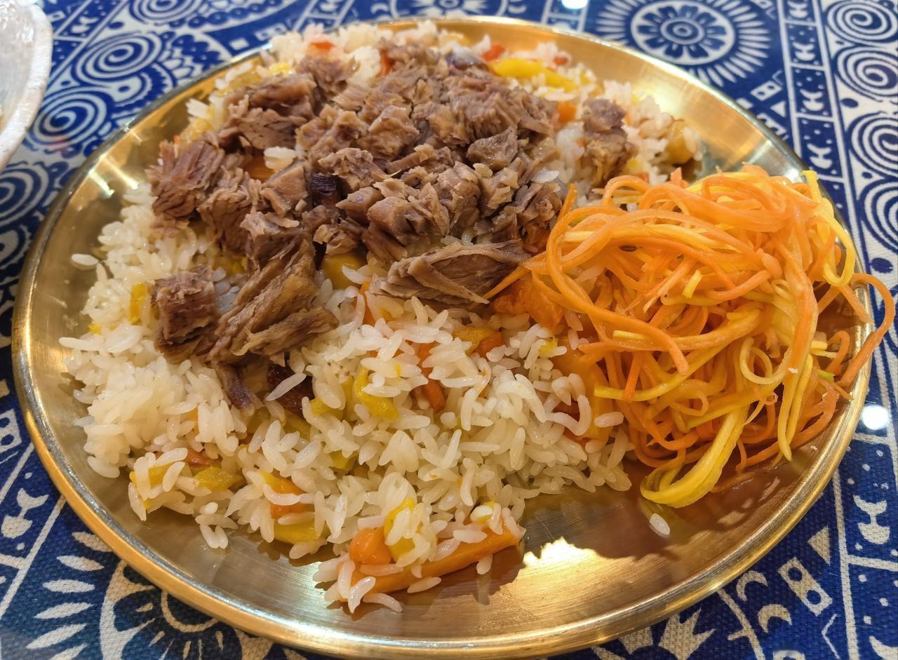 甜香满分羊肉饭
📍广州 疆吾饭·抓饭来了(基盛万科里店)
店内干净整洁
小姐姐