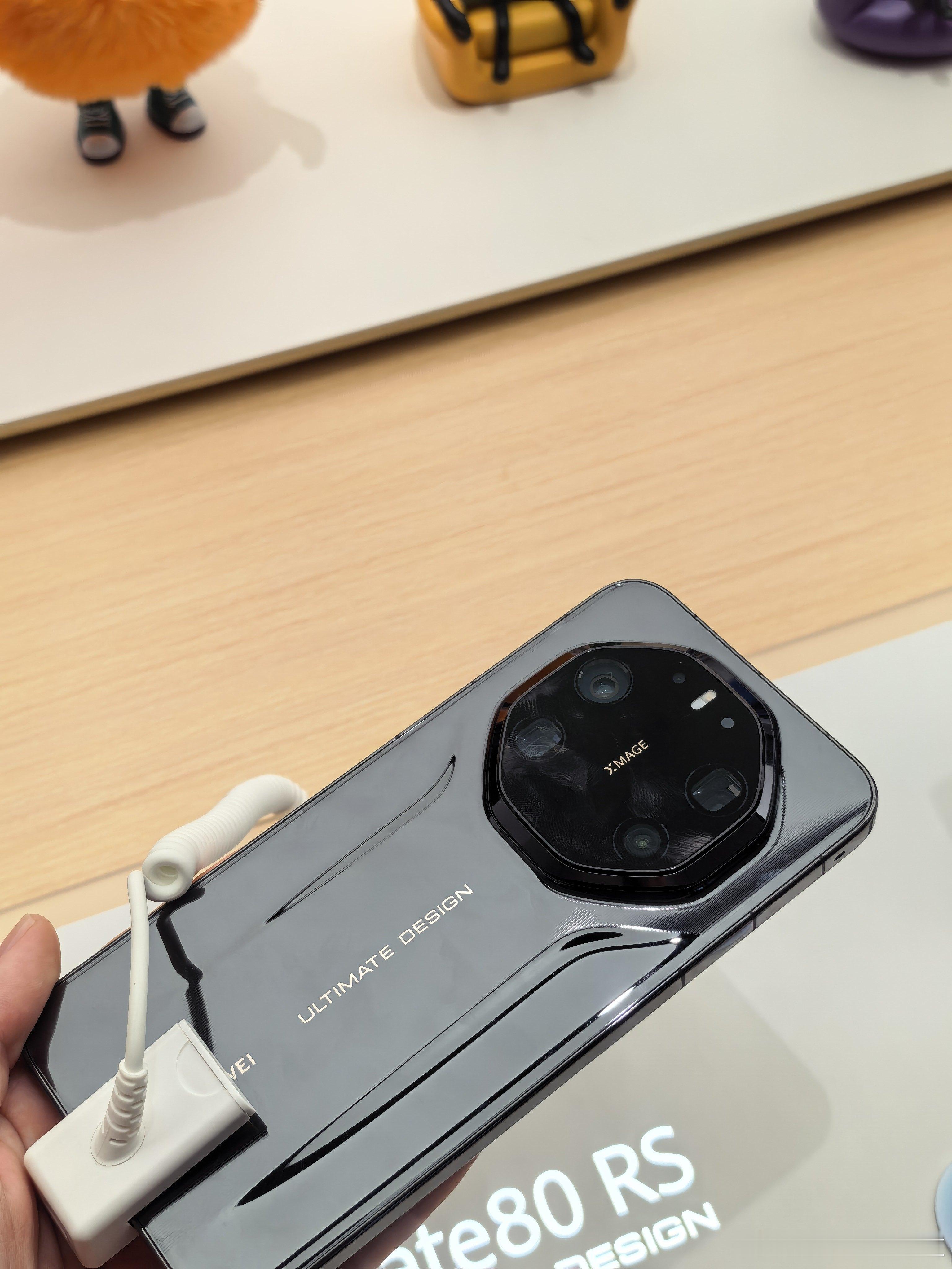 用了华为Mate 80 Pro Max 快两个月了，唯一后悔的就是，当时应该直接