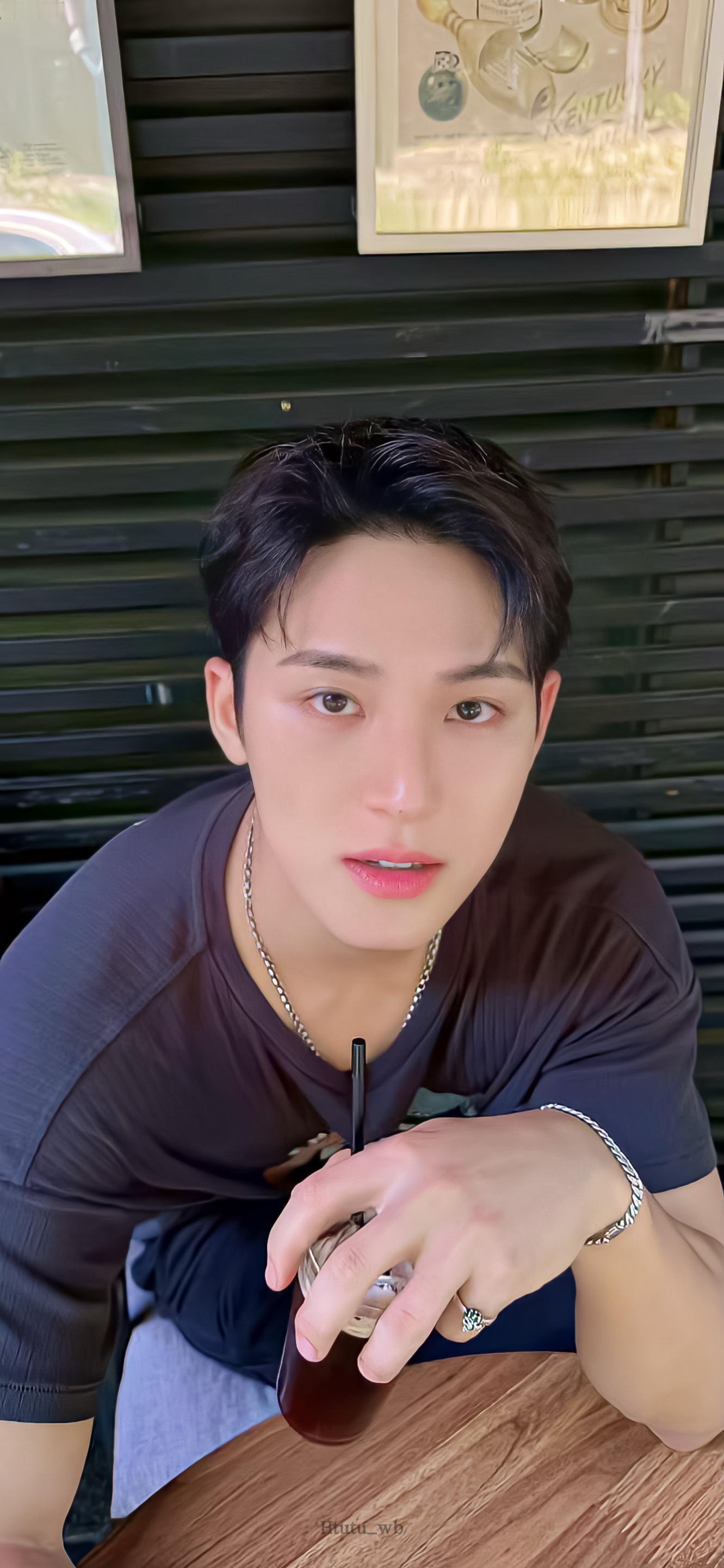 金珉奎Mingyu壁纸来啦～🧸🖤 