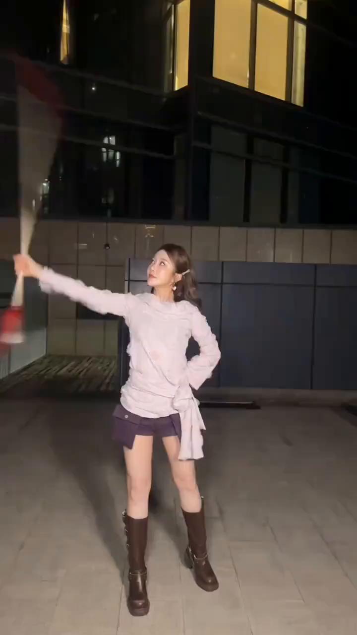 他们怎么成的角？得挨多少打？
·《西厢记》小红娘：红娘一不算命，二不保媒，问您的