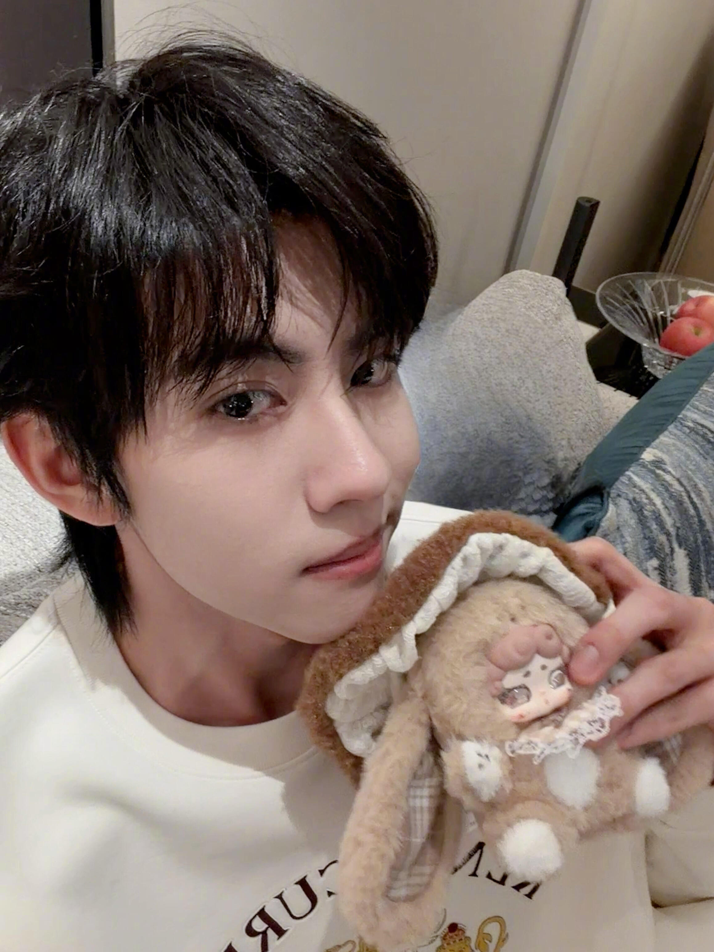 刘轩丞十二月第一天营业 刘轩丞今日份营业照，完全是可爱宝宝太萌了，铮铮十二月万事