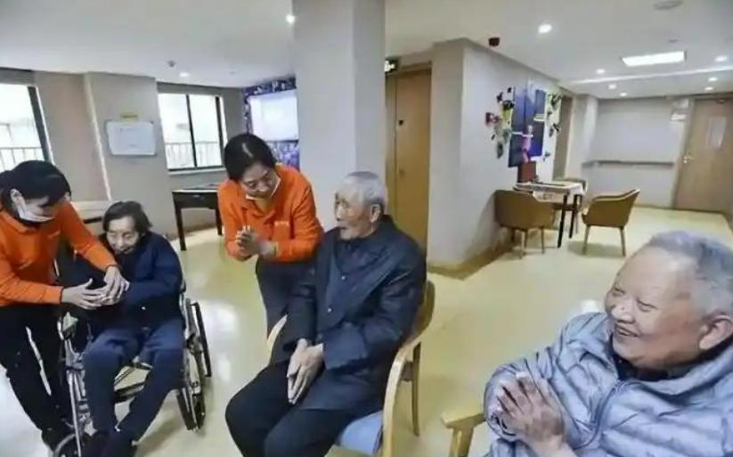 养老改革：新时代国人的财富必修课

当下中国人早已告别没钱可存的窘迫，手握海量储