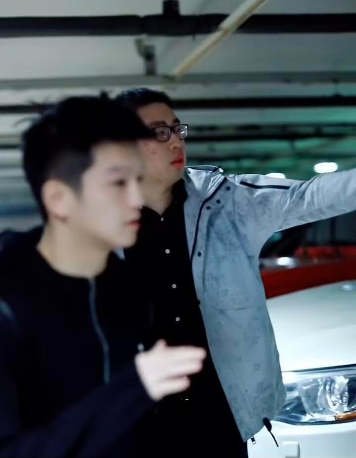 樊振东 这是多少岁的时候 好瘦好小啊 