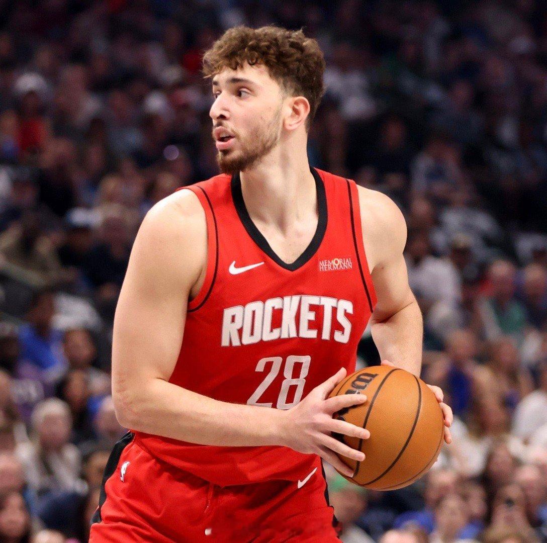 乌度卡谈申京的成长：“他现在已经是两届全明星，打出精英级别的表现，我们需要他全程