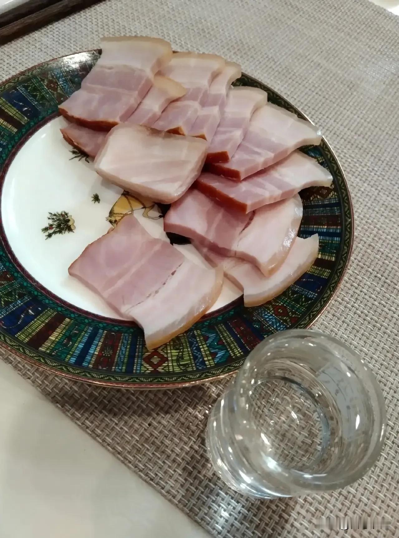 【物以稀为贵，以前肥肉好东西】【此一时彼一时，现在鱼🐠贵】在物资匮乏的时候，吃