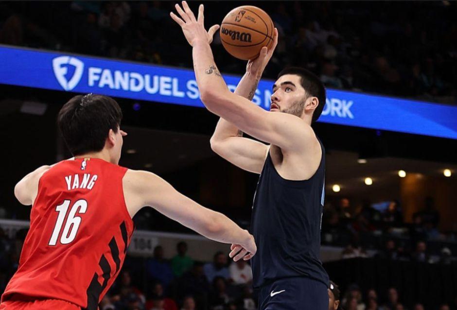 扎克-伊迪应力性反应要缺席至少四周

这个伤病我们中国球迷是非常熟悉的，姚明就是