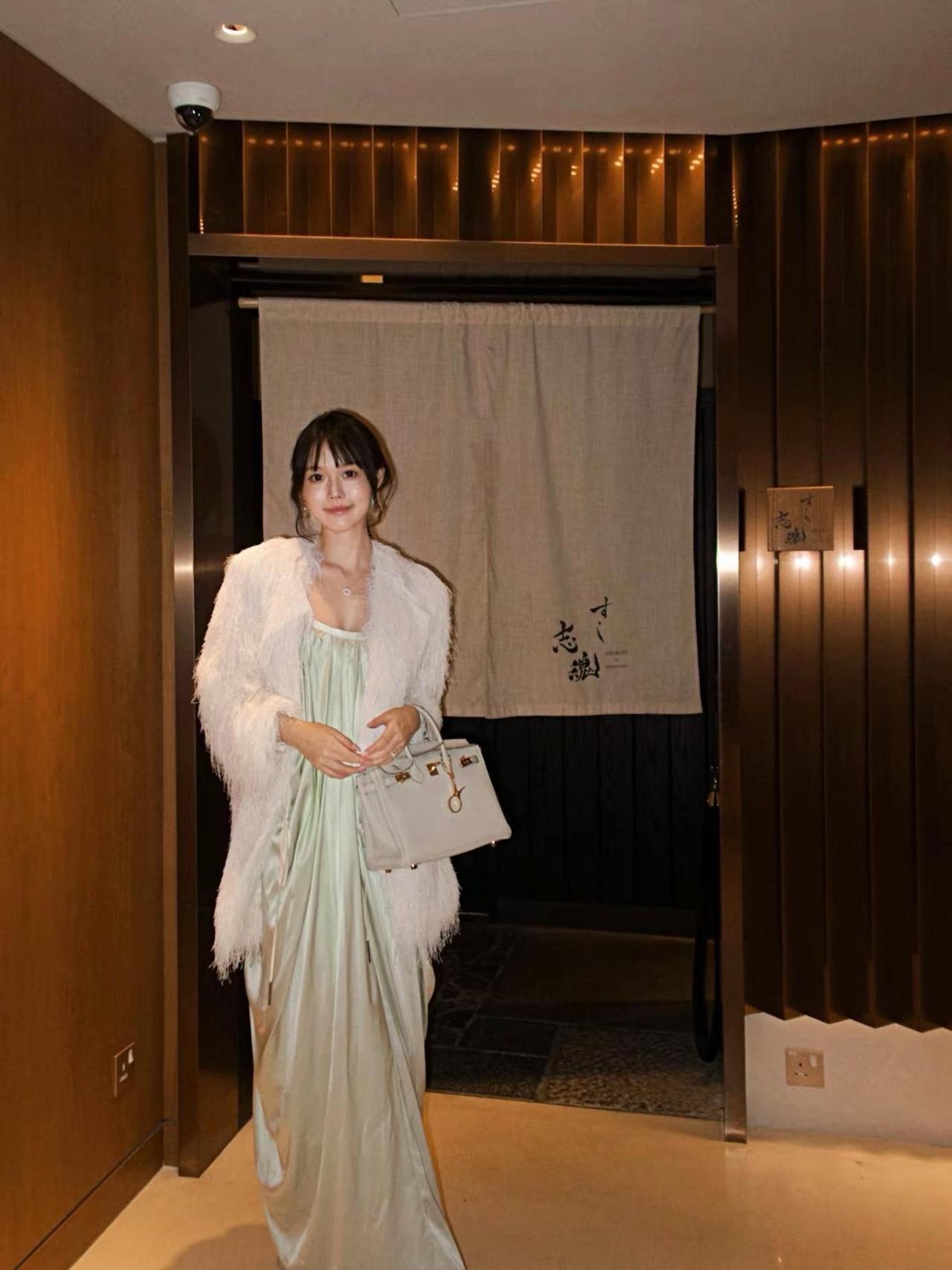 约会。去吃志魂啦志魂 穿搭