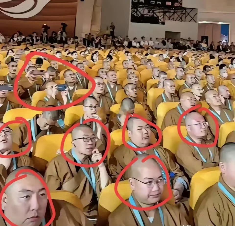 现在的和尚是一种职业，和以前的和尚不一样了，像以前一样的和尚现在很少了 ​​​