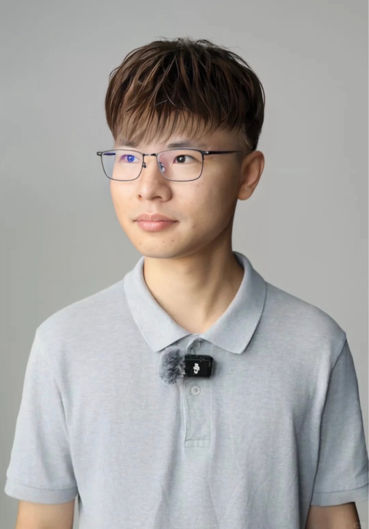 户晨风换个苹果发型或许就不会被封了[捂嘴哭]我的乐子来源啊！！！ ​​​